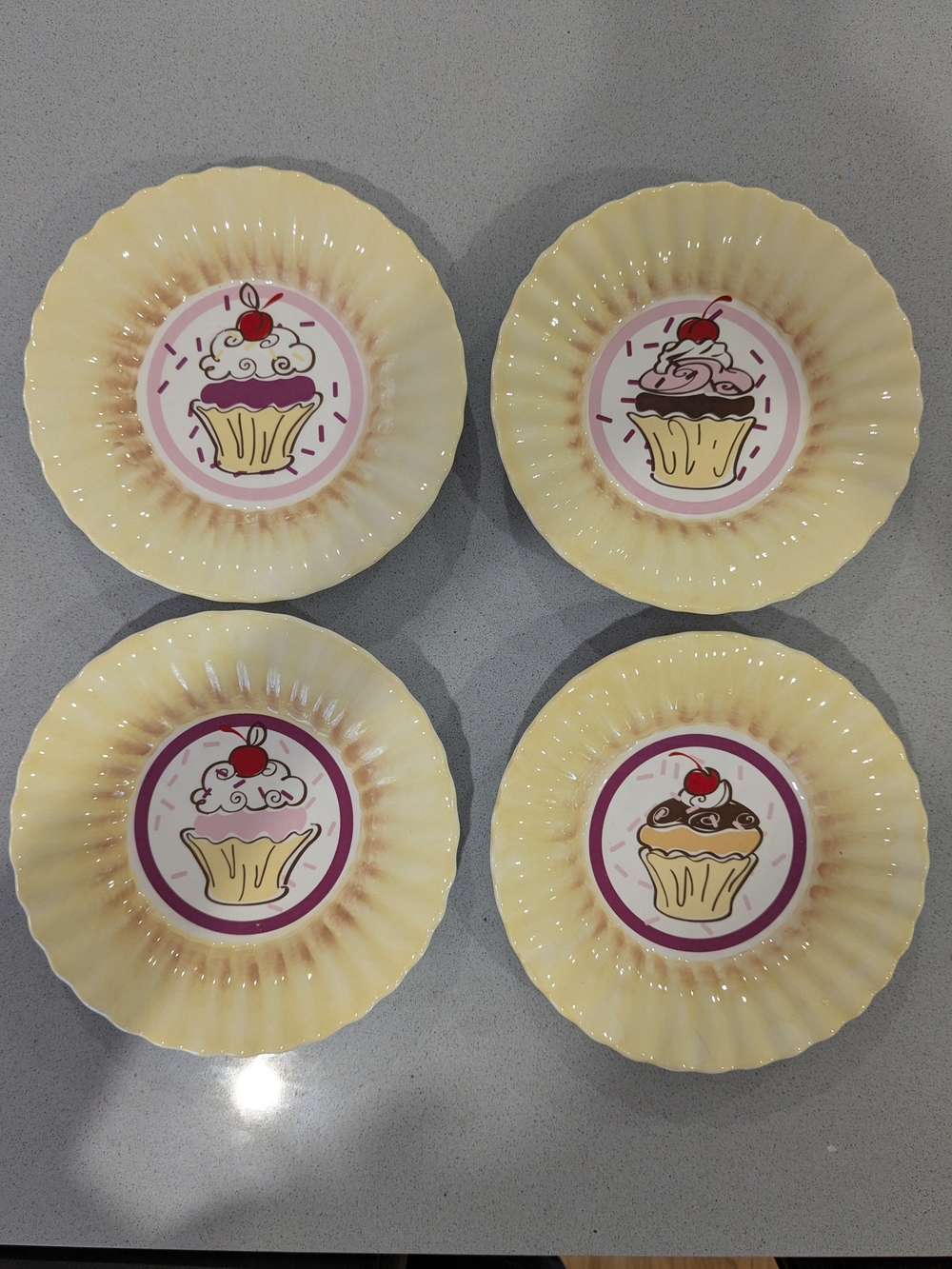 Pfaltzgraff Yellow Cupcake Dessert Plates - Set of 4 EUC